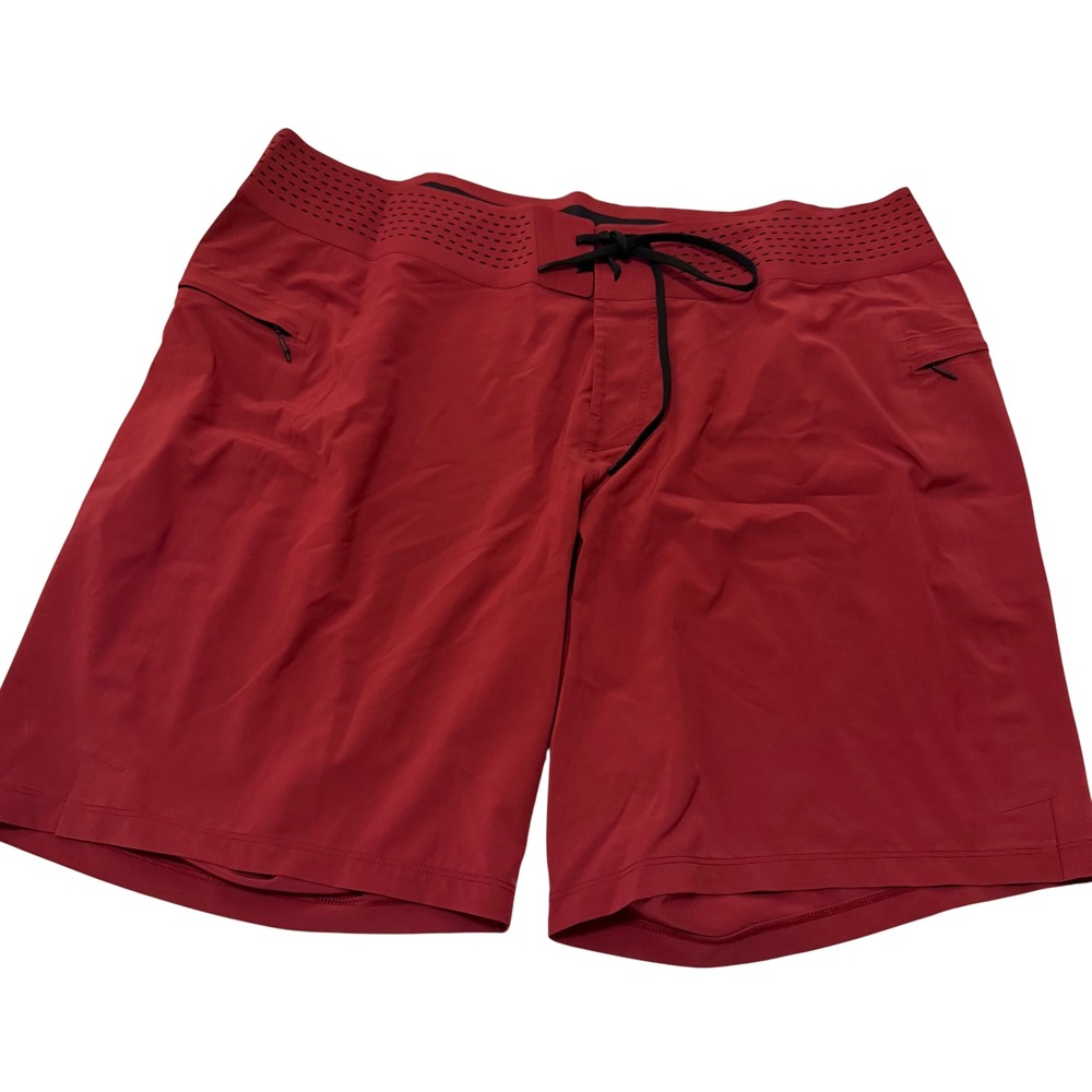 Lululemon Mens Red Laser Cut Perforated Athletic Training Shorts Size 40 9in